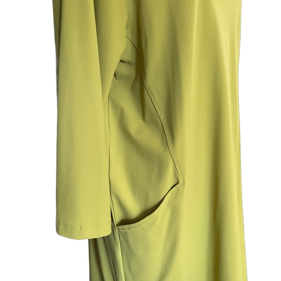Porto’s Women's Lime Green Three Quarter Sleeve Shift Dress - Picture 3 of 4